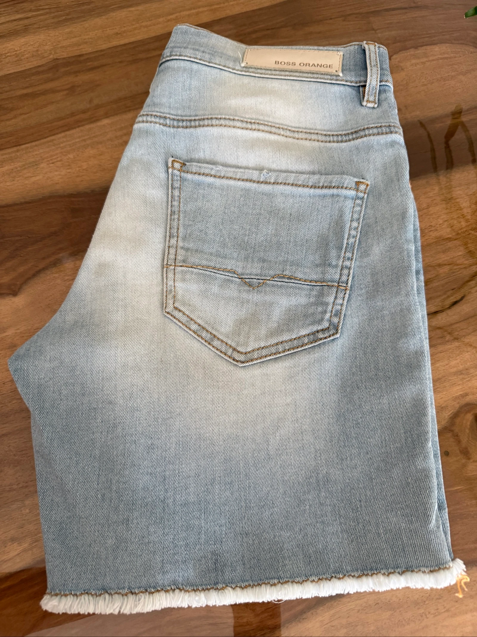 Short Jean Boss Orange Femme W25 Bleu Clair Coupe Slim Effiloché Stretch – photo 3